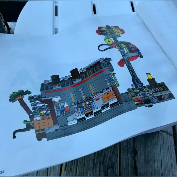 LEGO Hidden Side 70422 Shrimp Shack Attack Building Block Set *Missing One Leaf - Picture 12 of 16